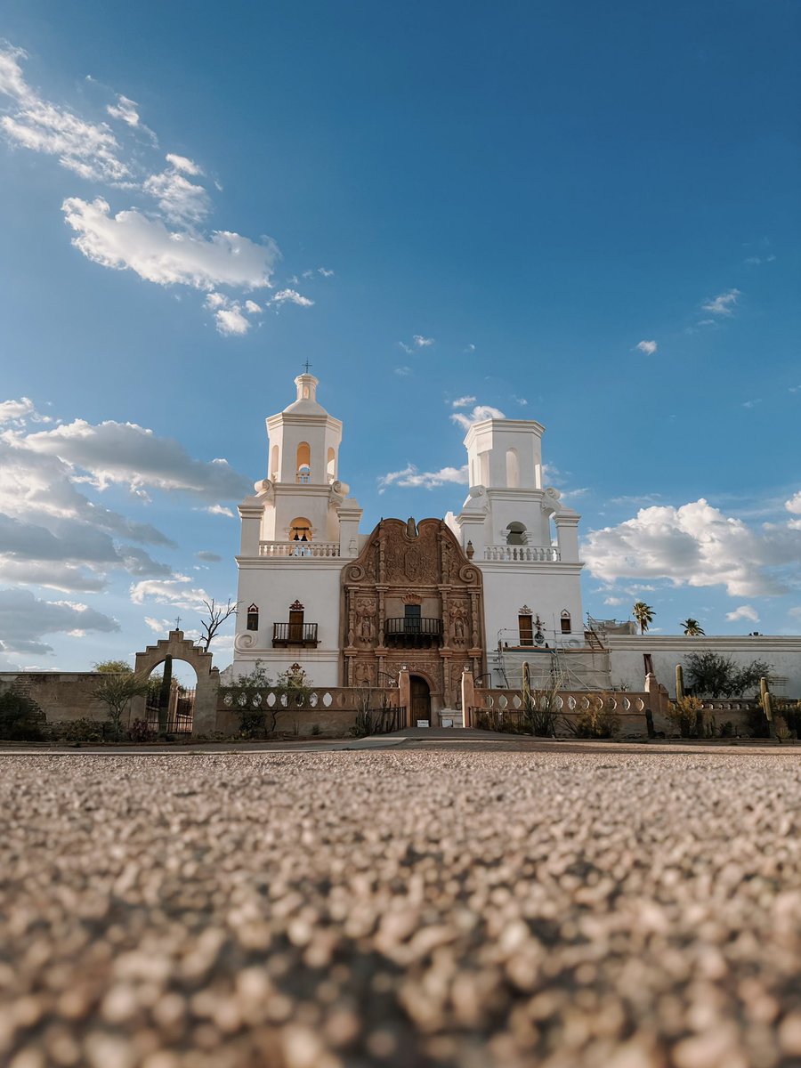 ReneCecena's tweet photo. Misión De San Xavier Del Bac. ⛪️
#church #arizona #tucson #usa @VisitTucsonAZ https://t.co/ClbkbCIqLe