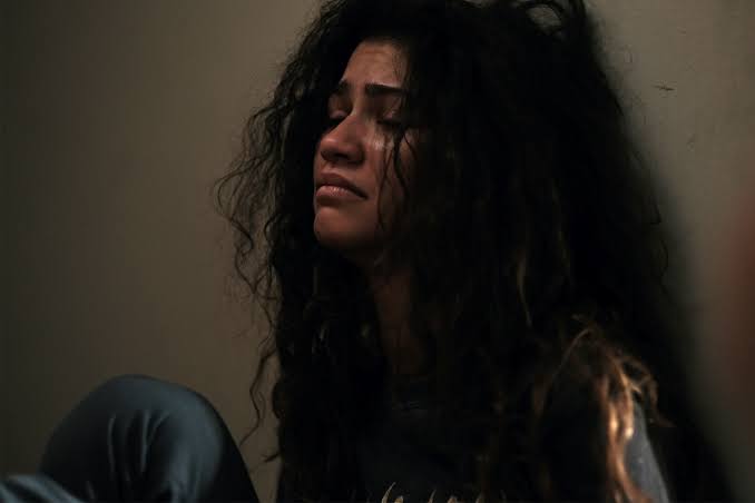 imJustRed's tweet photo. Zendaya after a watching Tom Holland get back shots in his new tv series https://t.co/VPwX5SL1vG