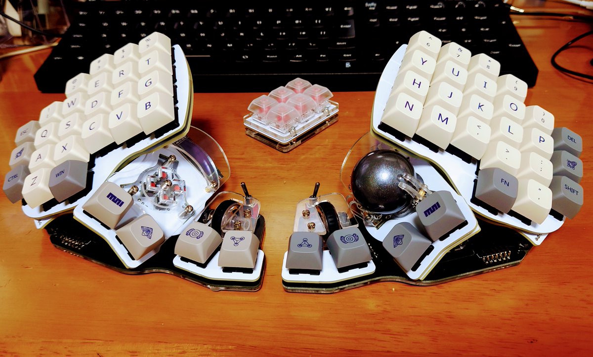 KillerWhaleを両手分を組み上げました！ 実用キーボードとしては初めて