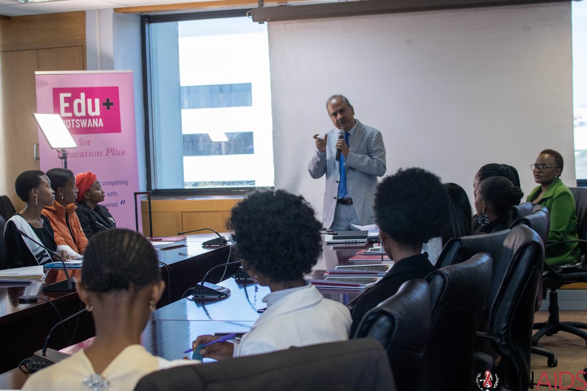 AlankarMalviya's tweet photo. Interaction with MissTeen contestants in @UN_Botswana It was a pleasure listening to young voices - bold, clear, committed and inspiring, and get their innovative ideas for #EducationPlusBW
These are our future leaders and agents of change, that will ensure #NoSGB and #EndofAIDS by 2030
Their social development projects demonstrated innovative approach to solve local issues including mental health , substance abuse, GBV, Dental care, SRHR issues.
@UNAIDS_ESA
@UNAIDS
@anneshongwe
@SukiBeavers
@SteglingC