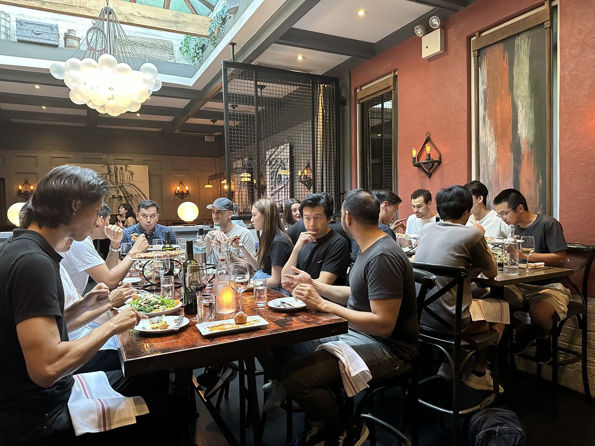 jennydhe's tweet photo. We had a full house at last nights @Position_VC & @brexHQ Founder Dinner in NYC! ๐โจ So many top founders applied that we needed two tables to accommodate everyone ๐
Let me know if you want to come to the next one!!๐#FounderDinner #NYC #Entrepreneurship #brexsupperclub https://t.co/RInxAgJHxJ