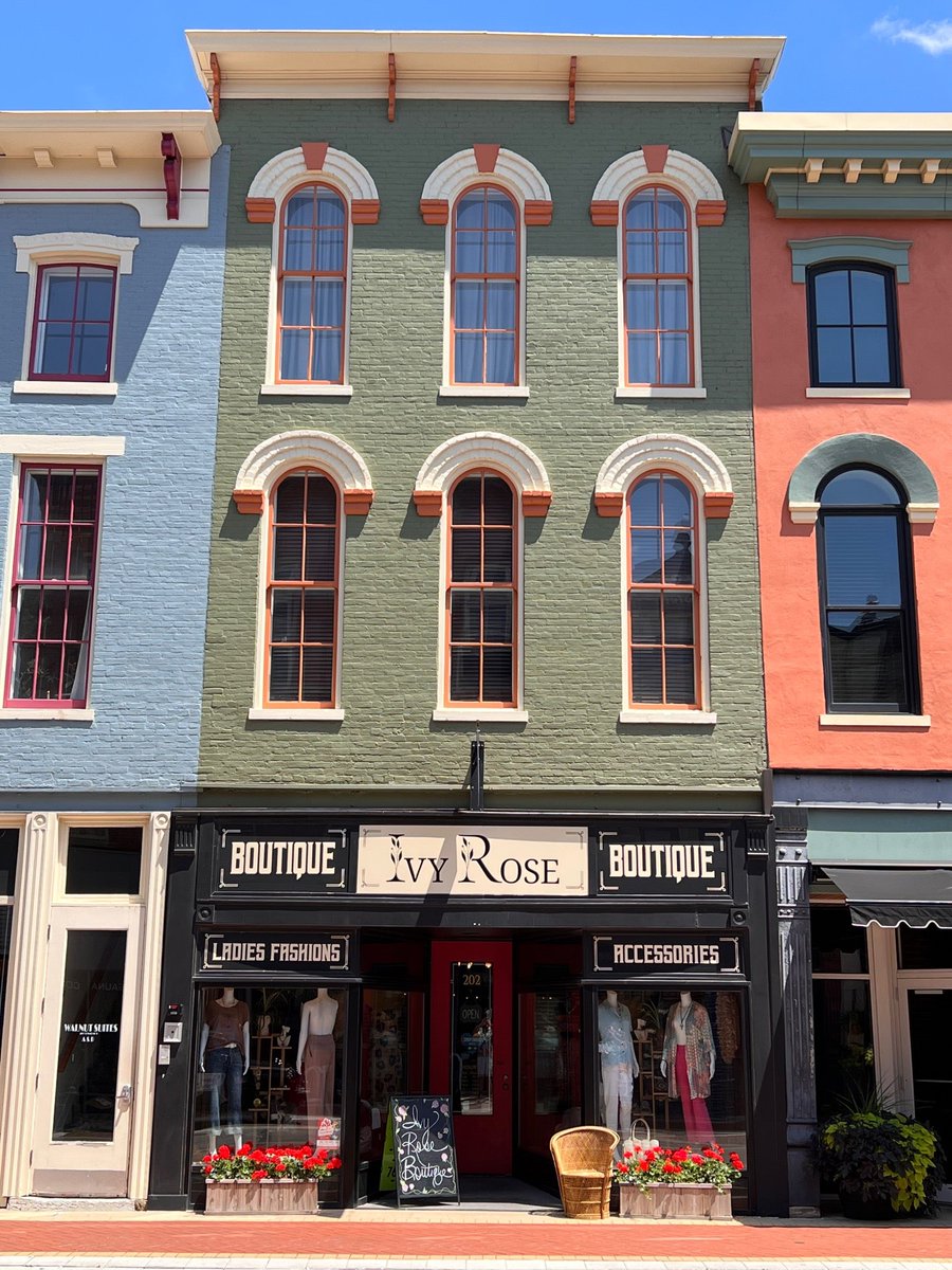Bardonner's tweet photo. New owner. Used to be The Hayloft Boutique, Inc. (@ Ivy Rose Boutique in Muncie, IN) https://t.co/bopagLKRbJ https://t.co/ahFK5Js9l0