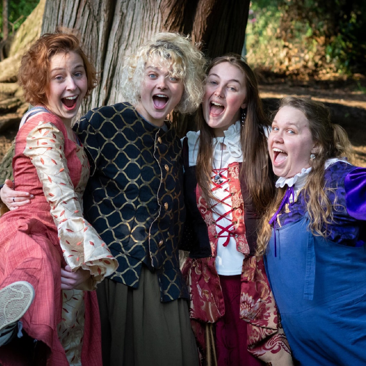 SeattleParks's tweet photo. FREE LIVE 🎭THEATRE!
Shakespeare in the Parks is at #CampLong #LowerWoodland, #SalmonBay, and #Wallingford, thanks to GreenStage
- Romeo and Juliet ❤️💔🗡️
- Henry VI, Part 1 👑🌹⚔️💮
- Cymbeline, and The Comedy of Errors 😂
https://t.co/TtKwu3vgvH
#Free
#FamilyFun https://t.co/zSVfWdoWJd