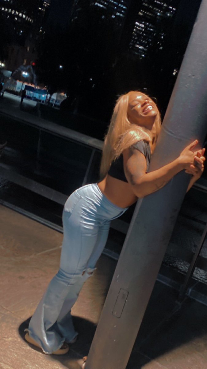 GoddessSayge's tweet photo. Life is too short; smile more. 🫶🏾❤️💯 #beautiful #beautiful  #blondeshavemorefun https://t.co/NbdBlAK9VG