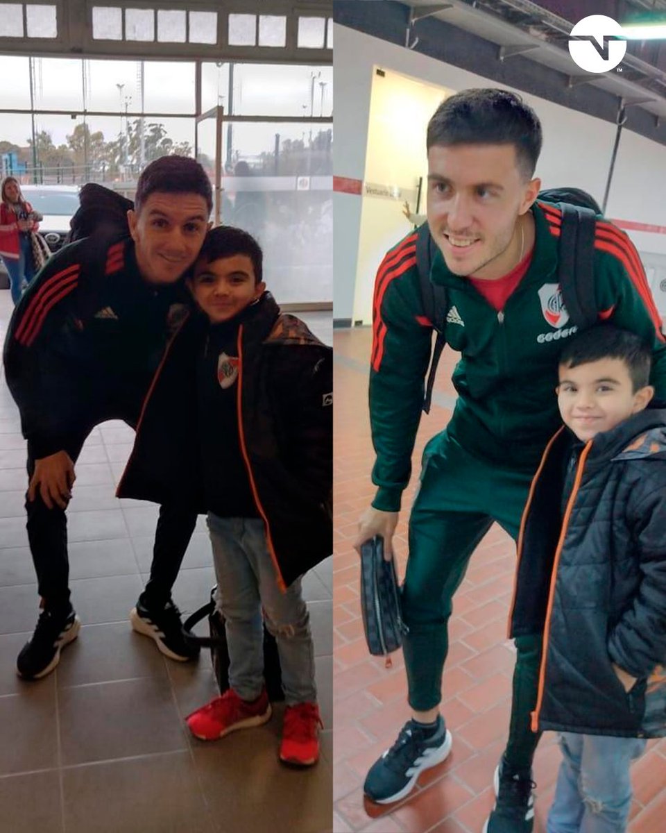 TNTSportsAR's tweet photo. CUMPLIÓ Y CUMPLIRÁ SU SUEÑO ⚪🔴⚪

Santi, pequeño hincha de River, hoy conoció a los jugadores y entrará con ellos mañana cuando el Millonario reciba a Estudiantes de La Plata. https://t.co/MlaINzQ2jq