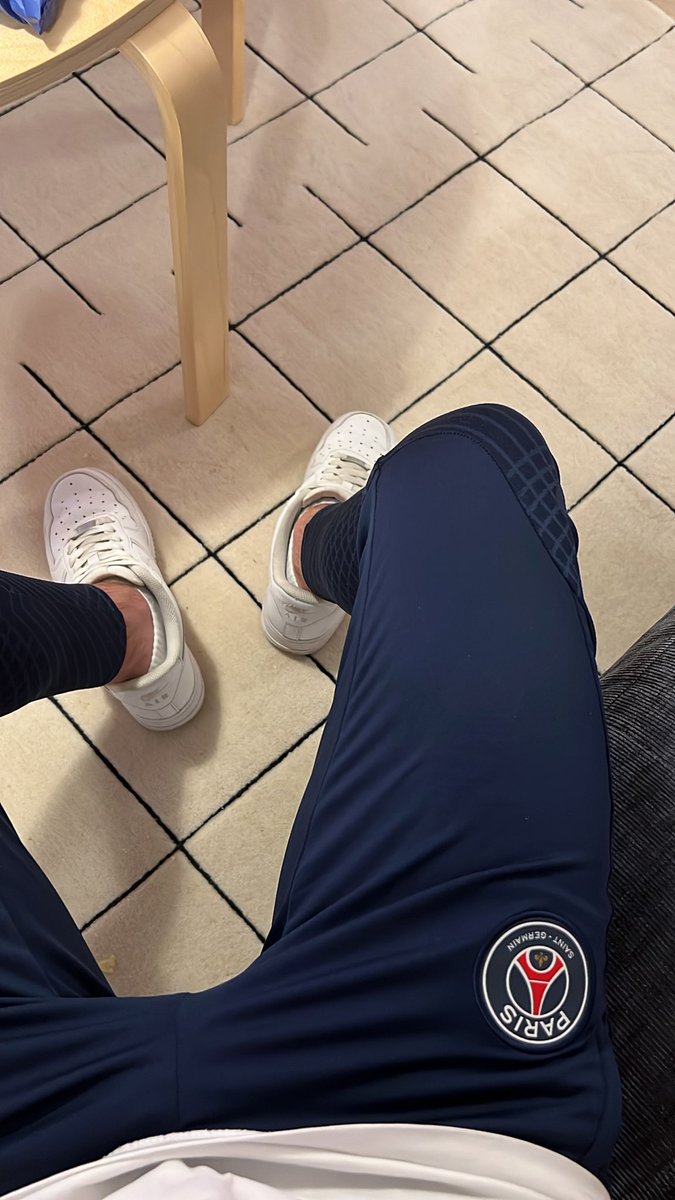 tinykiffeur's tweet photo. Rt si tu vient sniffer 😈 #twink #trackie #tn #survet #sniff #sket #scally #puppy #Lycra #kiffeurgay #kiffeur #gayporn #gay #cho7 #btm https://t.co/mKJsZuzkA3