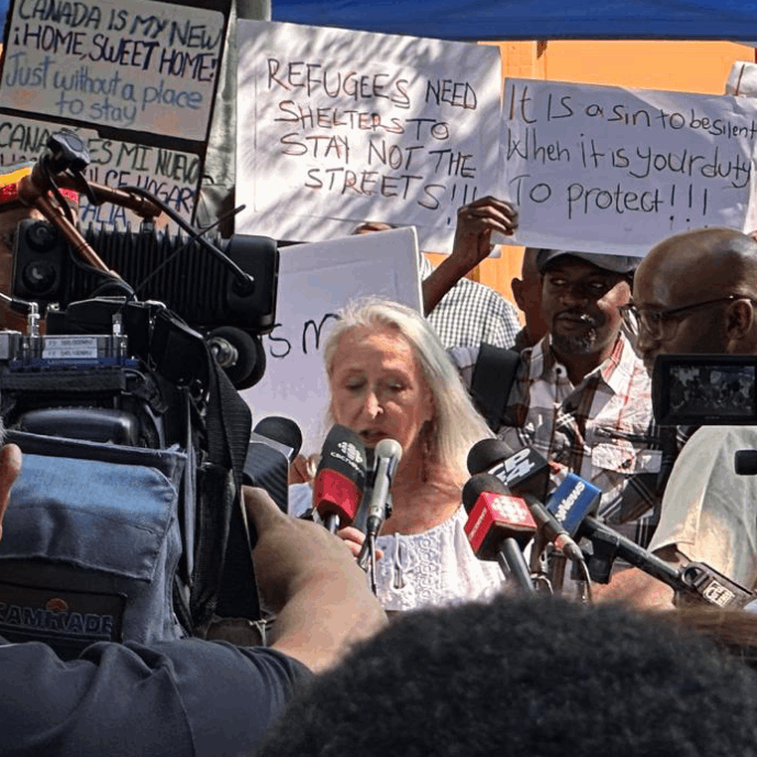 "Where is our government's moral compass? This is a sanctuary city, at least I thought it was a welcoming city."
Sojourn House Executive Director speaks out for homeless refugees at today's rally.
cp24.com/news/i-feel-li…