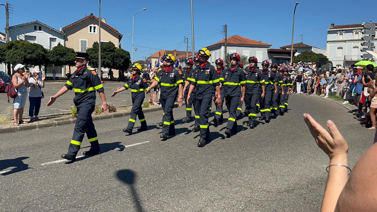 riisc_1's tweet image. #14juillet 🇫🇷: Partout, nos sapeurs-sauveteurs des #FORMISC et le personnel des #ESOL portent nos trois couleurs, sur l’épaule et dans le cœur. Engagés dans le monde entier, c’est avec fierté qu’ils ont participé aux cérémonies de la #FêteNationale à #Paris et en province.