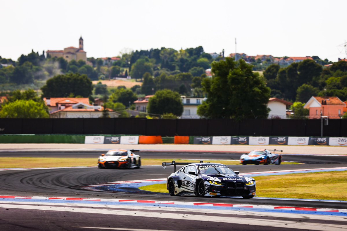 It was #30’s turn to sit in the P1 spot today, as Calan Williams &amp; Niklas Kruetten’s chariot topped the Gold ranks in free practice👏🏼

#30 currently leads the Gold Cup team standings in the Sprint Cup, and the aim this weekend will be to extend their advantage!

#WRT #GTWorldChEu