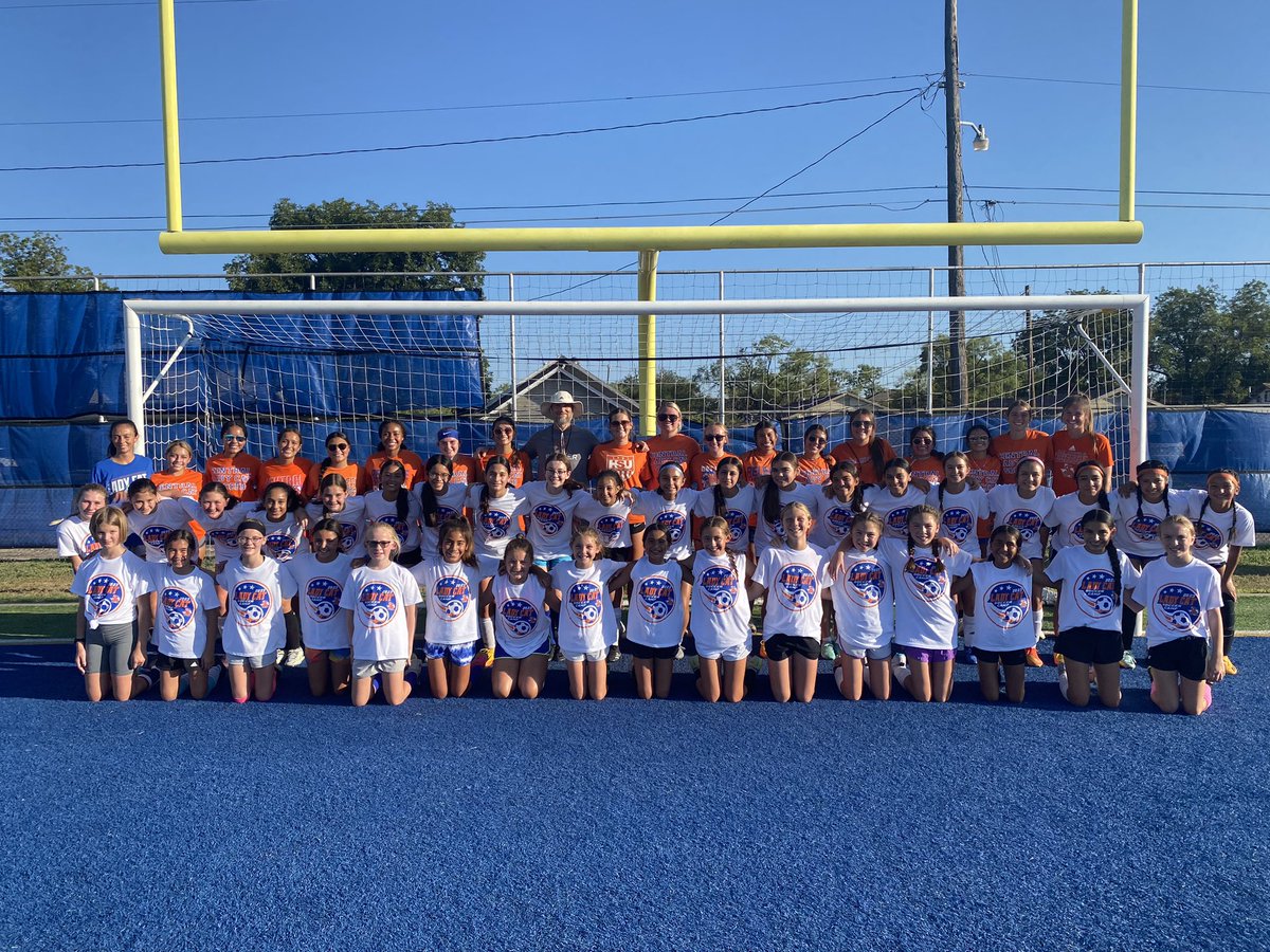 SALadyCatSoccer's tweet photo. Thank you to all the young ladies that attended the camps and for all my brilliant coaches!  Had a blast as always and a ton of talented kids!  Well done ladies and Sic’Em Cats! https://t.co/GMQEUfek4j
