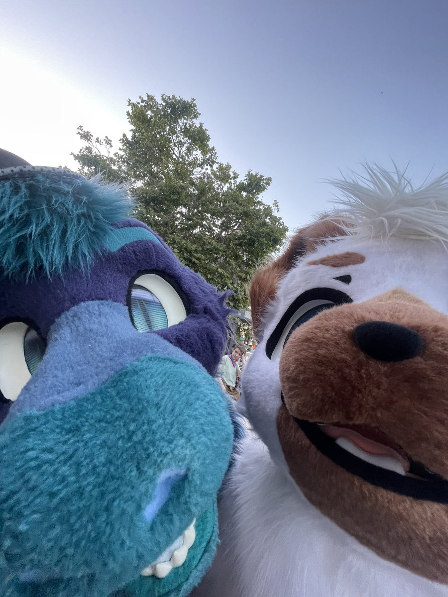 u got games on ur phone? Ɛ:

#FursuitFriday