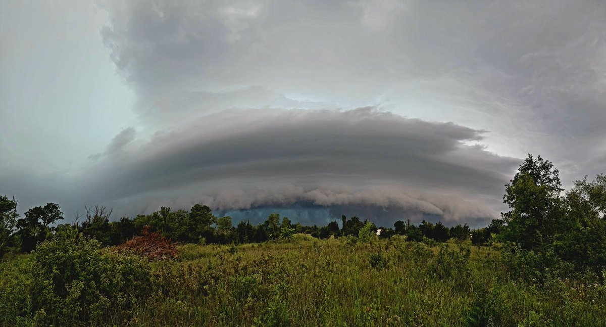 [2:03pm 14 July 2023, 5 WNW Mayetta, KS]
Severe-warned storm now overhead. Wind gusts up to 50 mph have occurred. Picture is view of storm approaching taken at 1:54pm. #KSwx <a href="/NWSTopeka/">NWS Topeka</a>