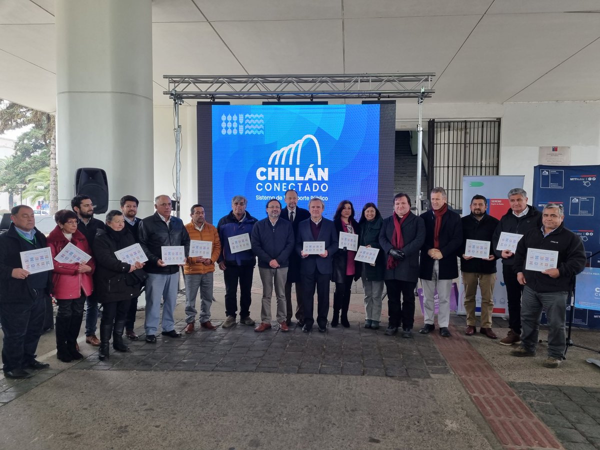MTTNuble's tweet image. #AgendaMTT Ministro @JuanCaMunozA junto a seremi @javoisla y autoridades regionales participaron del lanzamiento oficial del sistema de recaudo electrónico para el transporte público de la intercomuna 💳🚐

#ChileMejorConectado