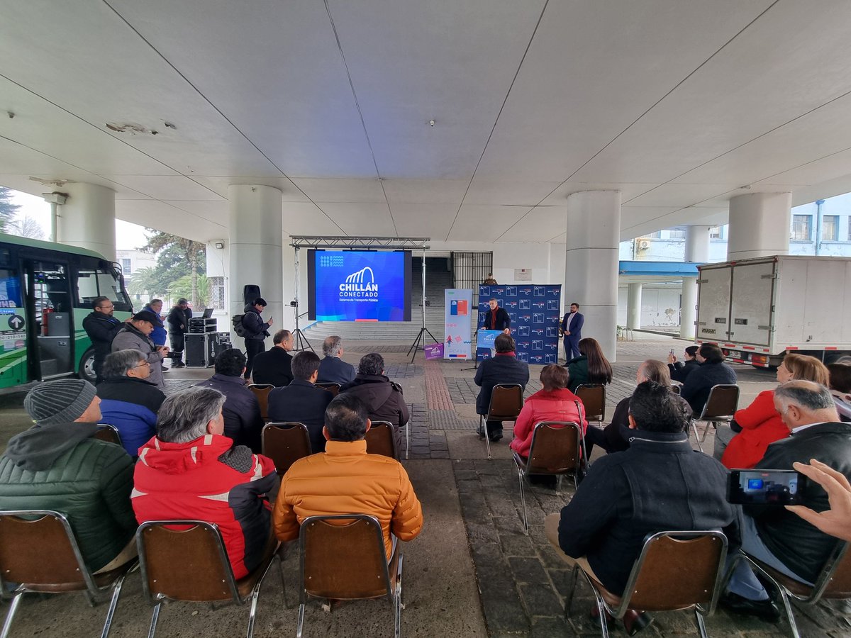 MTTNuble's tweet image. #AgendaMTT Ministro @JuanCaMunozA junto a seremi @javoisla y autoridades regionales participaron del lanzamiento oficial del sistema de recaudo electrónico para el transporte público de la intercomuna 💳🚐

#ChileMejorConectado