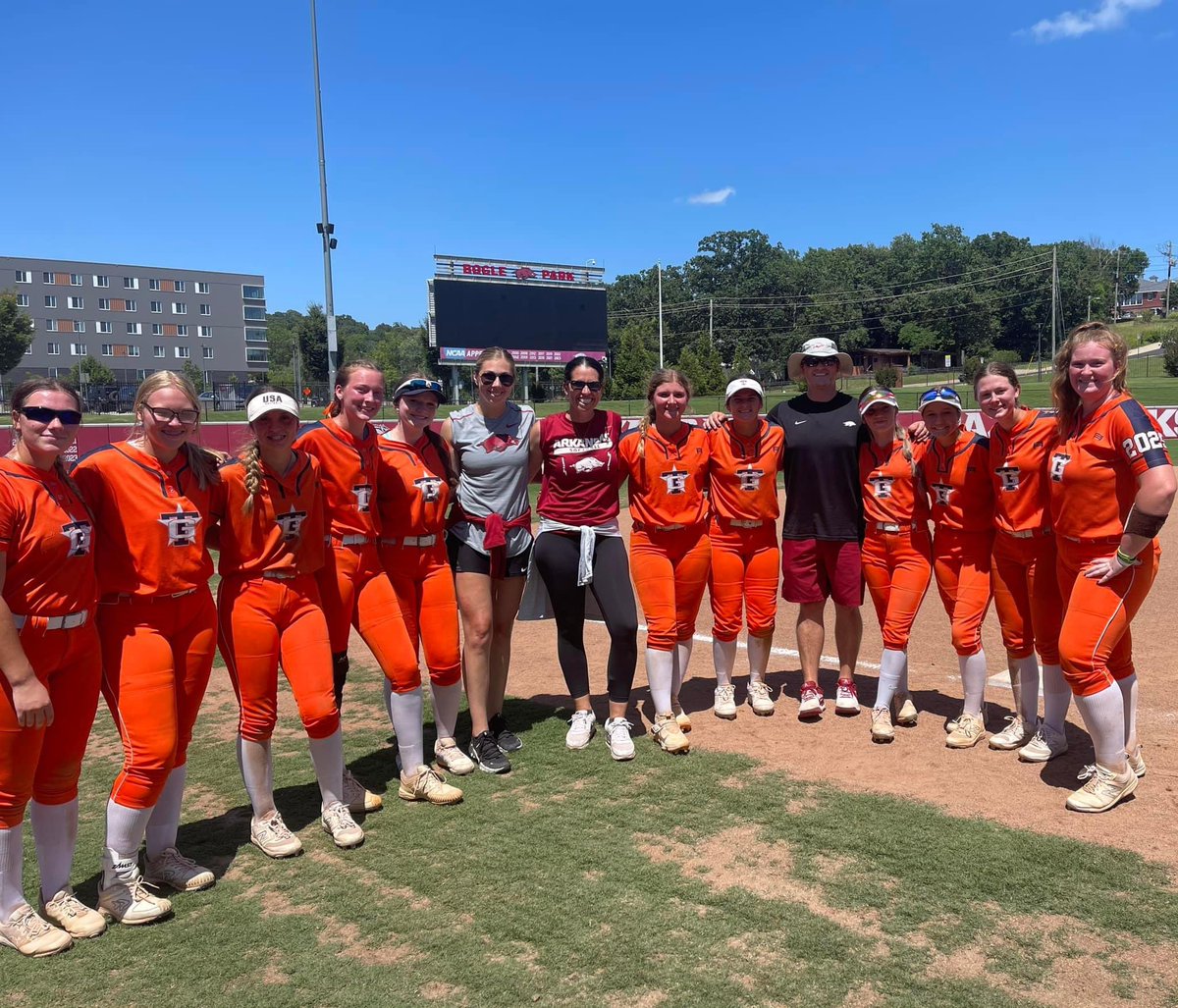 Had a great time at the @RazorbackSB team camp! Thank you @CoachDeifel for this amazing opportunity to play on Bogle Field! @Spects_CoachP @CoachMartyR @djgasso @danielleeee41