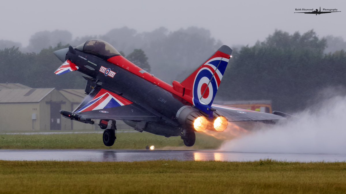 HeywoodKeith's tweet photo. @avgasaddiction @Vanillapilotlhr The rain has some advantages although I got a little damp … https://t.co/J5fKxCrLAD