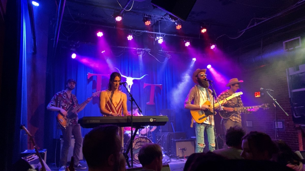 There's an amazing music scene happening in the Pacific Northwest!!! Are you tuning in or missing out?
On "Local with Louise" this week, songs by  @yourheartbreaks <a href="/WhiskeyClass/">Whiskey Class</a> <a href="/zookraught/">Zookraught</a>  <a href="/Terra_Nobody/">Terra Nobody</a> <a href="/hardmaybemusic/">Hard Maybe</a> <a href="/Colorworksband/">Colorworks</a>  <a href="/alineandwes/">Aline & Wes</a>  <a href="/tissueusers/">Tissue</a> <a href="/ayoblasian/">NobiSaidIt</a>