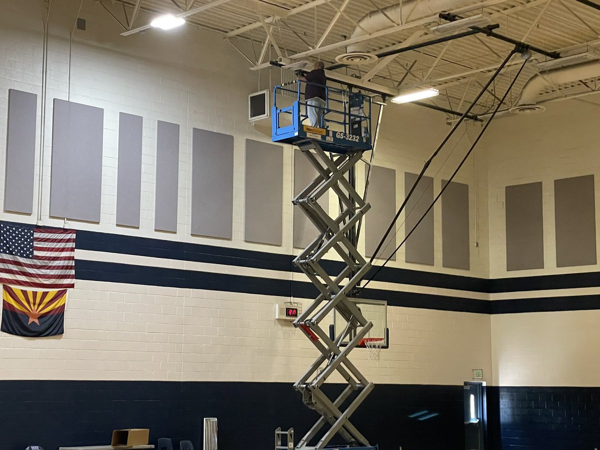 DrFinchDVUSD's tweet photo. Deer Valley HS @DVHSSkyhawks @dvskyhawks @dvhsathletics1 @DVUSD gyms are receiving brand new LED lighting. #bright https://t.co/eaZWzhqEQU
