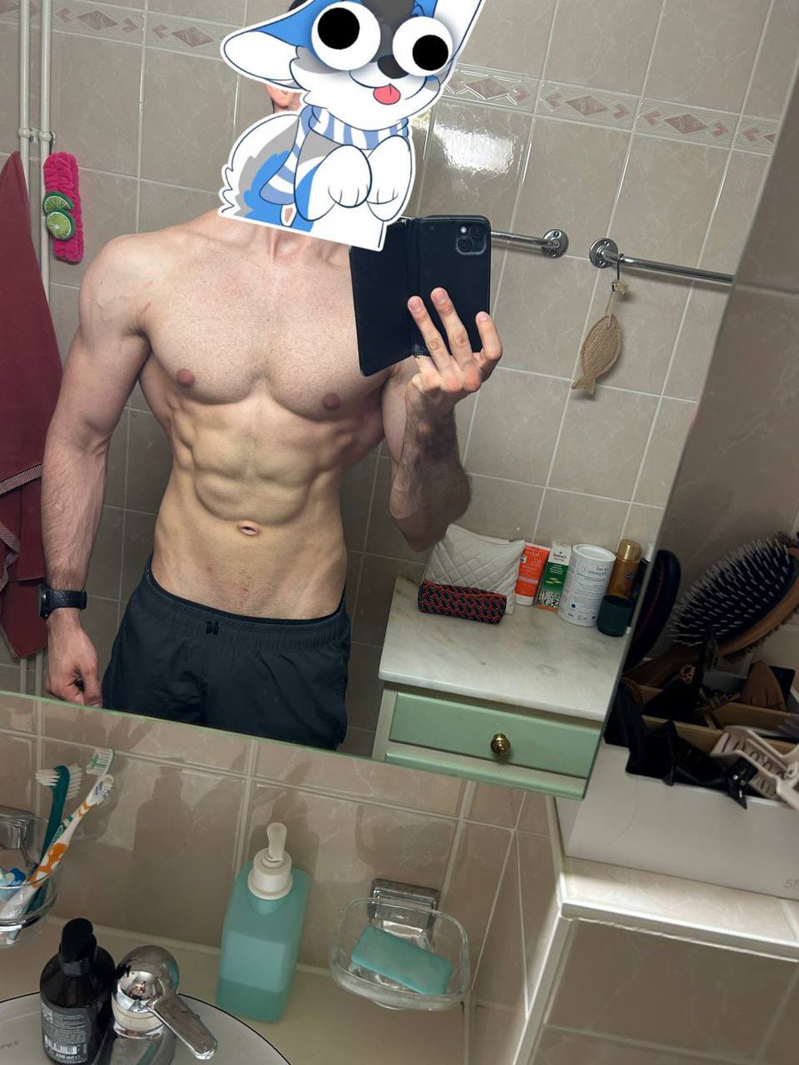 slushie_huskyAD's tweet photo. Bulk is going very well been up 2kg and still keeping a descent definition ^^ https://t.co/Q5ucfEmdNa