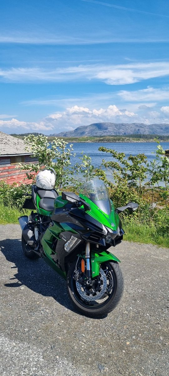 sir_viper's tweet photo. @MotoAmerica Kawasaki H2 SX SE 💚 https://t.co/WaMgiUdnGM