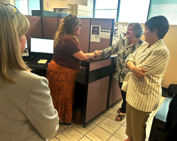 I’m very excited to have Lisa Burden, @HCCSS_ON Chief of Patient Services, join me for site visits this year. During our visit in Brockville, staff shared how much they enjoy their jobs and feel they’re making a big impact on the lives of patients. #Thankful #Proud