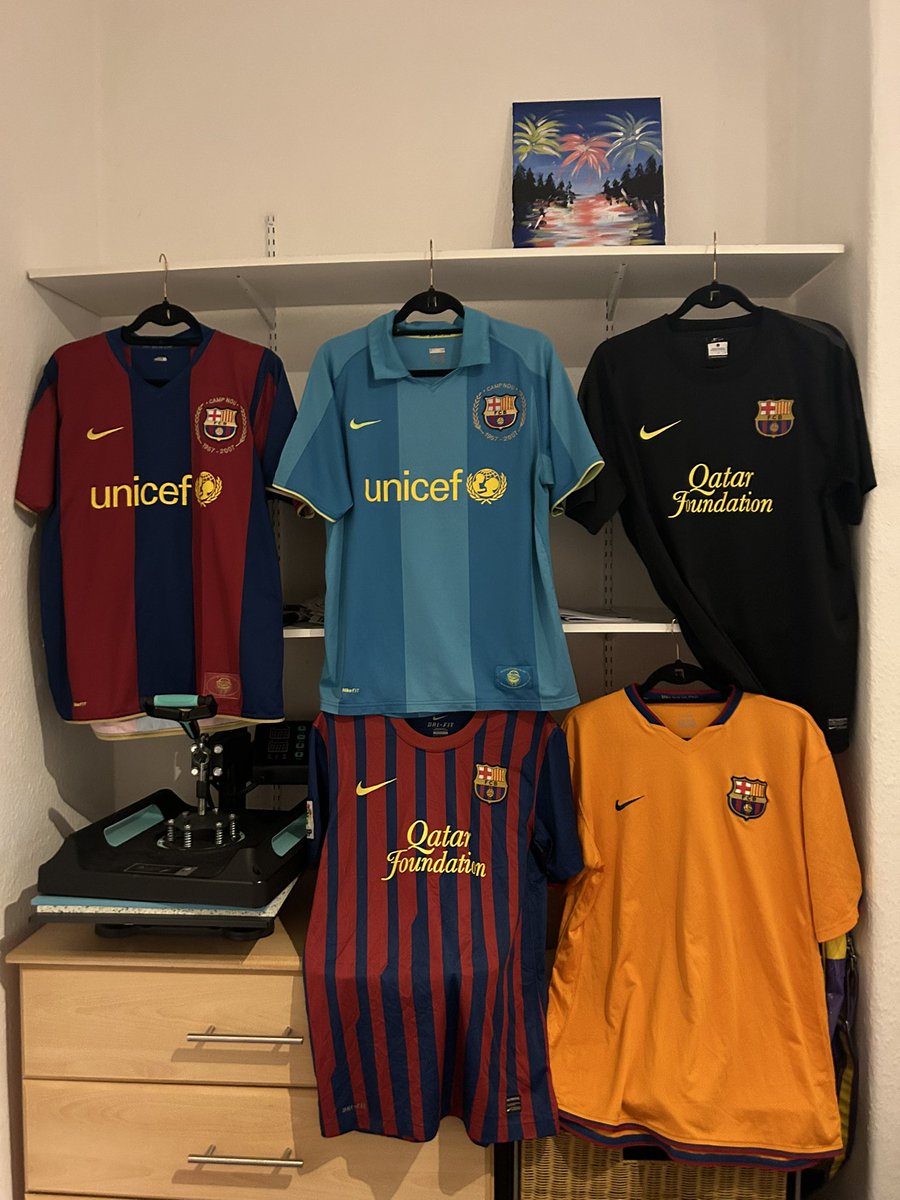 FreshPrintsofF1's tweet image. Good grief that’s a lot of Barca. Drink it in Culers…

All available @footballshirts101 

#football #barcelona #nike #footballshirt #footballshirtprinting #vintage #kit #fcb #blaugrana #messi #barca #futbol