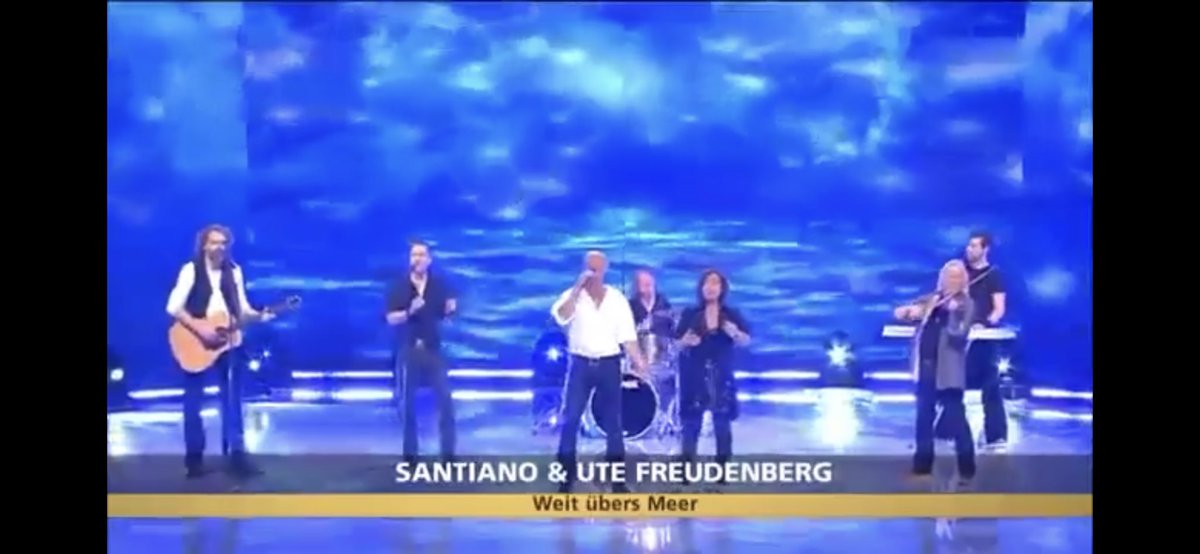 luzsolar66's tweet photo. Weit übers Meer https://t.co/BLTVws9scz via @YouTube
#Santiano & #UteFreudenberg 🎻🎤🎸 https://t.co/1tkq2UWBOf