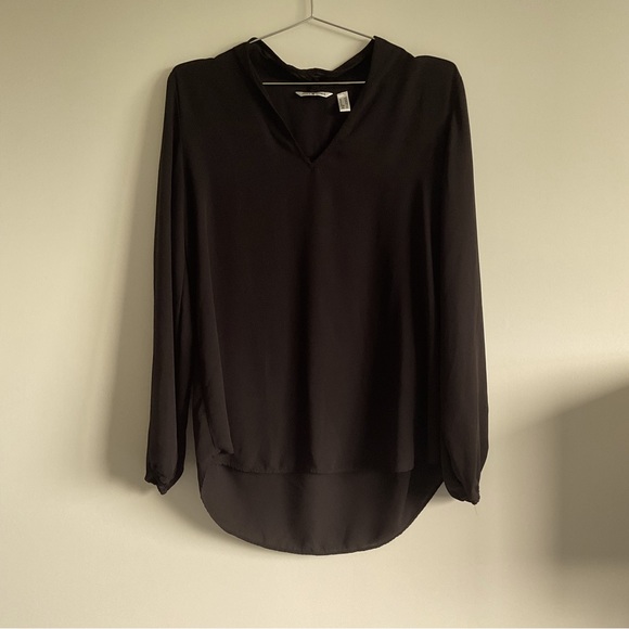So good I had to share! Check out all the items I'm loving on <a href="/Poshmarkapp/">Poshmark</a> #poshmark #fashion #style #shopmycloset #velvetbygrahamspencer #oldnavy #puntroma: posh.mk/6RuA4DN1qBb