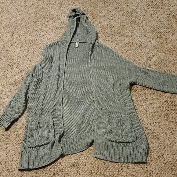 So good I had to share! Check out all the items I'm loving on <a href="/Poshmarkapp/">Poshmark</a> #poshmark #fashion #style #shopmycloset #wishlist: posh.mk/ChHVjBO1qBb