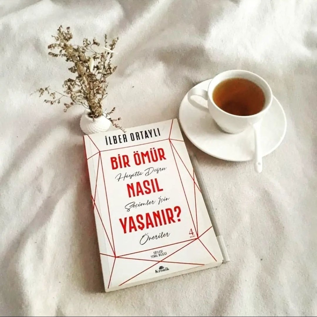 kitaboglan's tweet photo. İlber Ortaylı, "Bir Ömür Nasıl Yaşanır?"

• Muhakkak okuyun, hikaye ve romanın dinlendiren ve hafızayı açan gücünü ihmal etmeyin.

• Yalnız kalmayı öğrenirseniz, düşünmeyi de öğrenirsiniz.

• Tavsiyeleri işe değil, kişiye bakan insanlardan almalısınız. https://t.co/fc9Ppmpirj