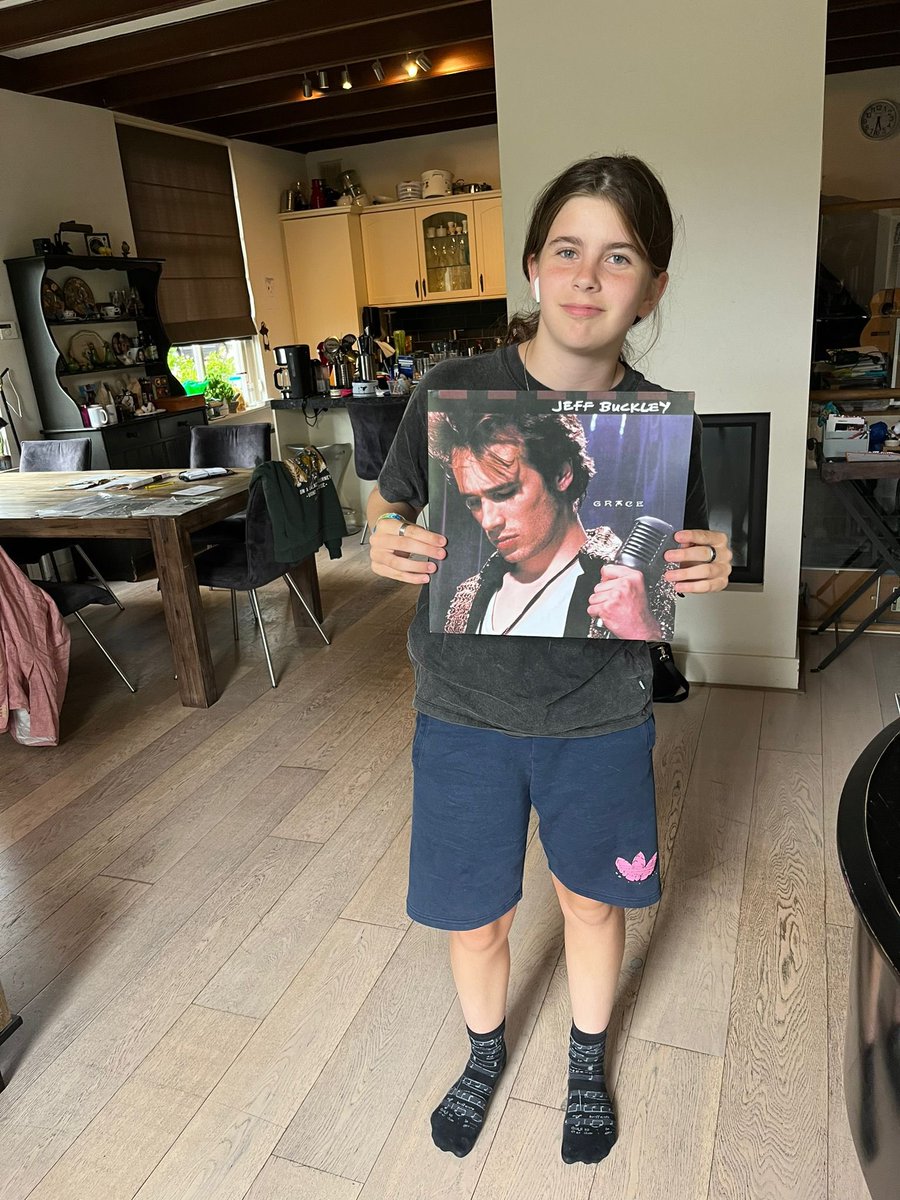 lucasgary's tweet photo. My friend Co De Kloet’s daughter Ziva just bought a record player—and guess what the first album she bought was? #codekloet #grace #jeffbuckley https://t.co/4D8oK5jiQS