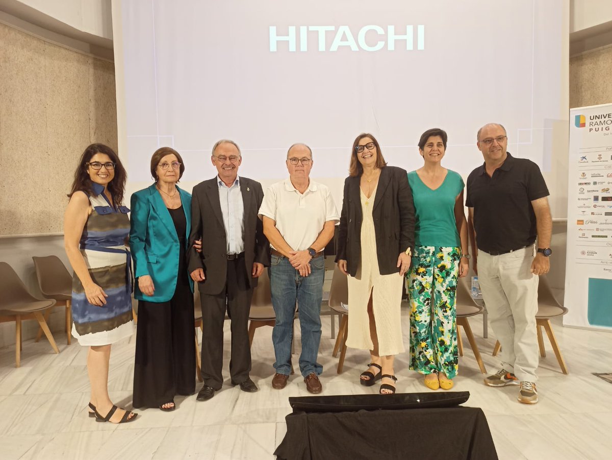 uramonllull's tweet photo. 👏Últim dia de la setmana universitària cerdana que finalitza amb la cloenda per part de @ToniTrilla, epidemiòleg de l'@hospitalclinic; acompanyat d'@egolobardes, la nostra vicerectora d'Ordenació i Qualitat Acadèmica i catedràtica de @LaSalleBCN.

#UeRL @aucercerdanya @RadioSeu https://t.co/eu5grYDhhF