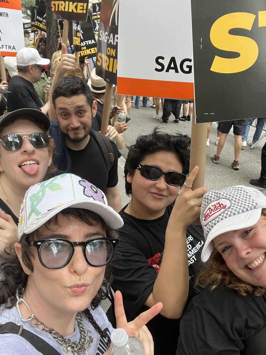 SARAH SQUIRM on Twitter