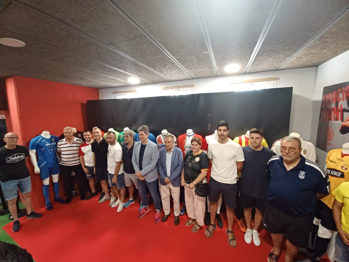 Presentació de la nova edició del Torneig 'Ciutat de #LHospitalet' que uneix a tots els clubs de la ciutat i de la 14a edició del Trofeu 'Ciutat de L'Hospitalet', entre el <a href="/CELHospitalet/">CE L'Hospitalet</a> i <a href="/CERDANYOLAFC/">CERDANYOLA VALLÈS FC 💚</a>.

#TCLH23 #EsportLH