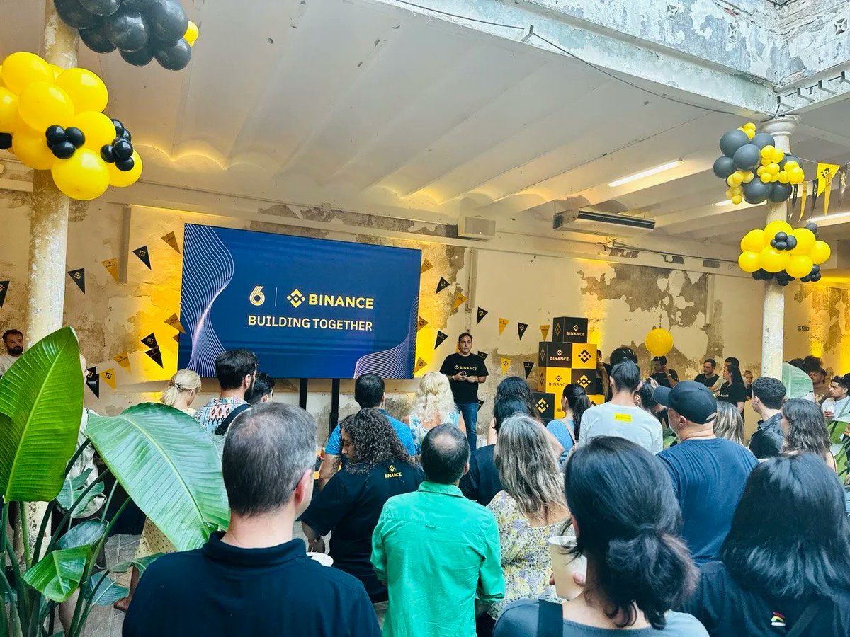 binance tweet picture