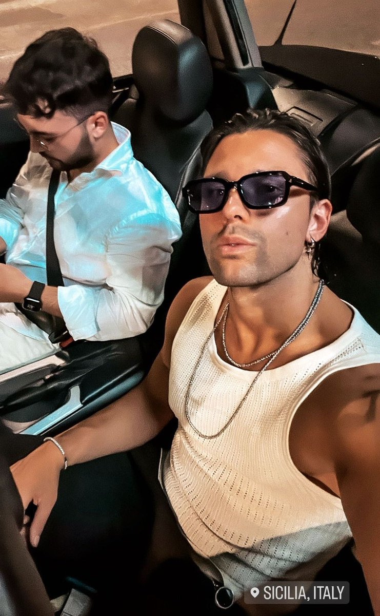 awonderfulday21's tweet photo. En Sicilia 🥳🥳
#LucaOne14JL https://t.co/rGi9buIMud
