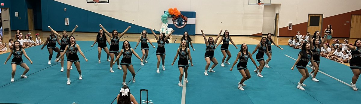 ELicon_JCE's tweet photo. Last day of Pebble Hills Cheer Camp and my daughter loved it! #RISE #TeamSISD #Sparta #phhscheer https://t.co/REL6UHrzwV
