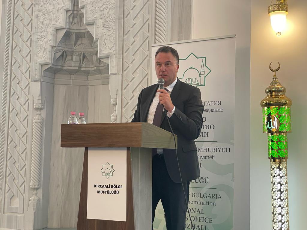 Kırcaali’de Türkiye geneli çerçevesinde Yeni Camiin’de Mevlid programı düzenlendi. 15. Temmuz hain darbe girişiminin yıldönümü münasebetiyle Şehitleri anma ve Hatim programı gerçekleştirildi.