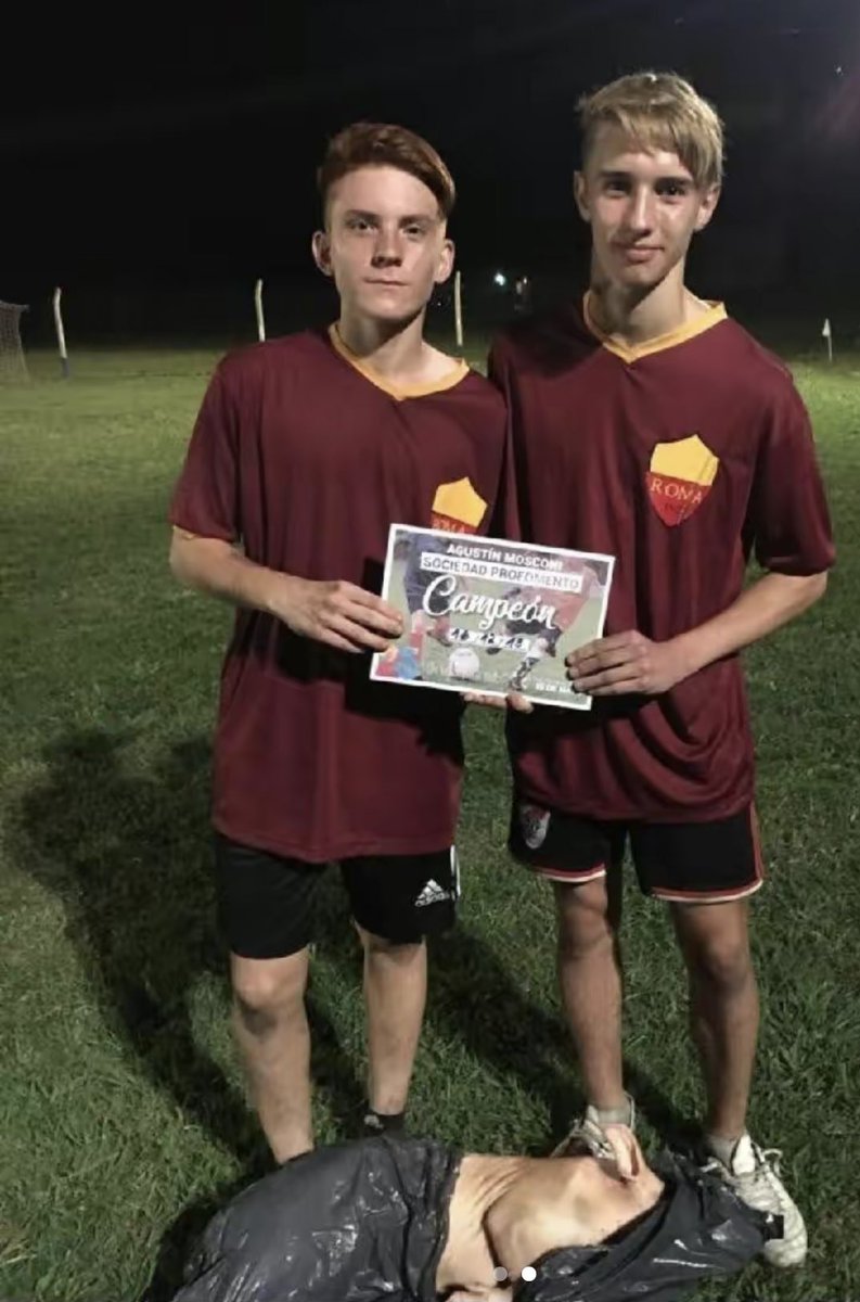 La tenían a esta? El colo ganando un lechon en un Fútbol 7