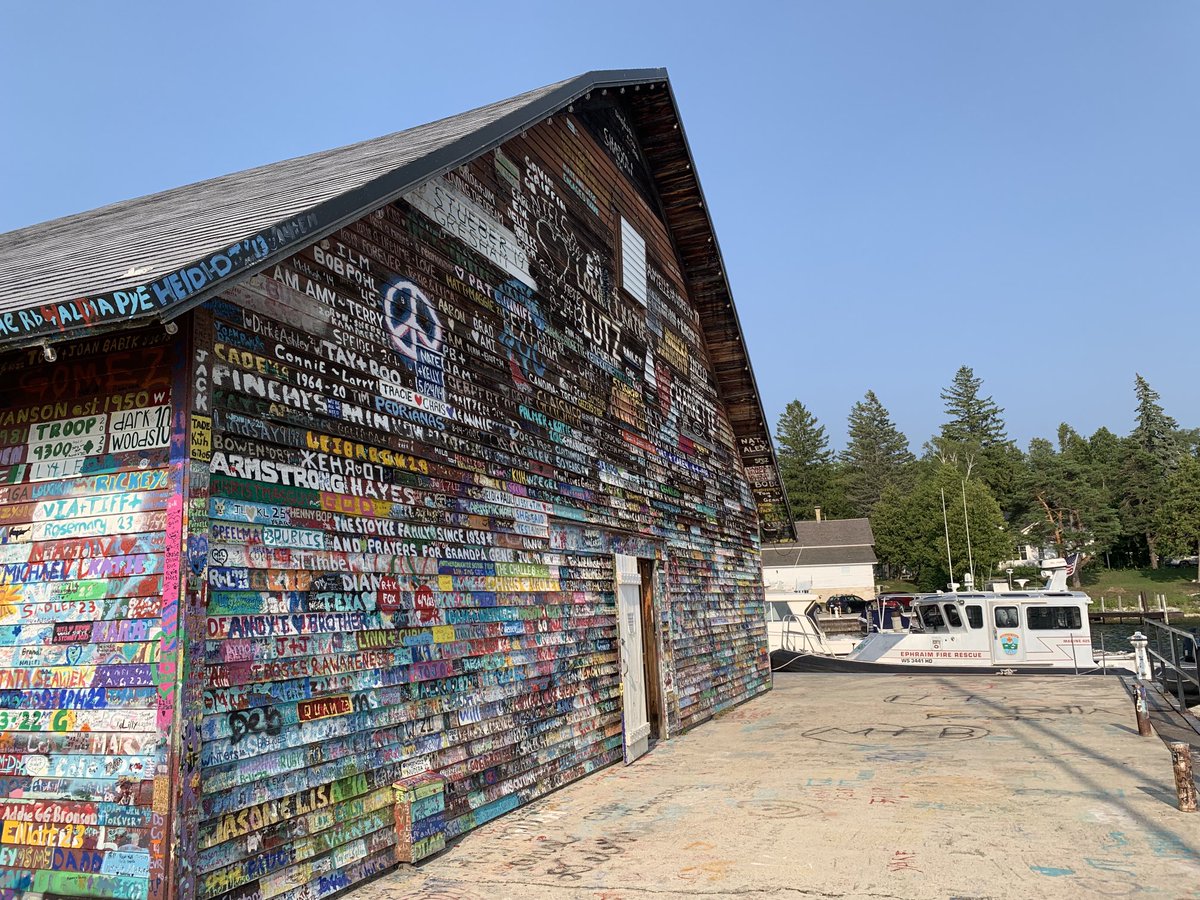 Madski99's tweet photo. Viewing the mosaic at the Anderson Barn.#wisconsinart https://t.co/OWB6tU0tUF