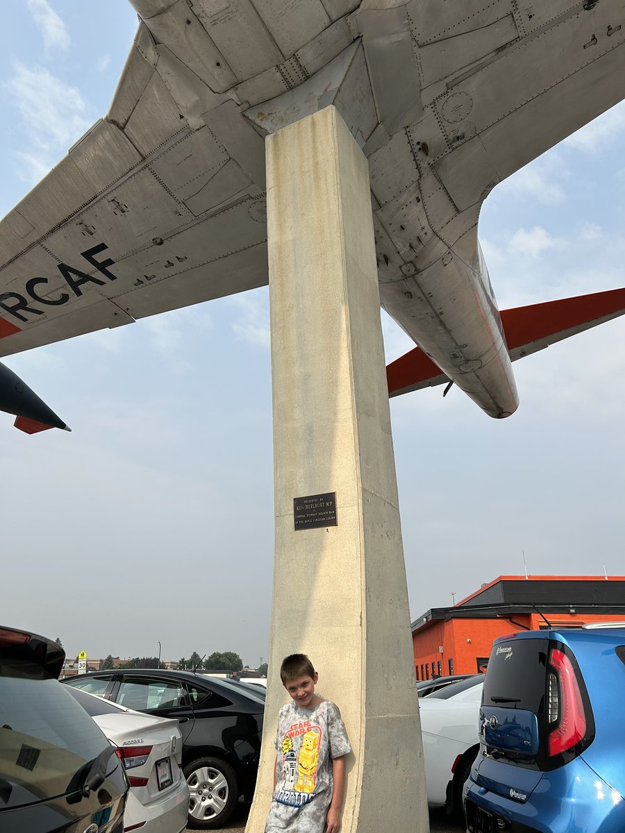 BrendaKrokosh's tweet photo. @CF_LSA checked out the Lethbridge legion plane base for #23in23 https://t.co/HVROcBY1eb