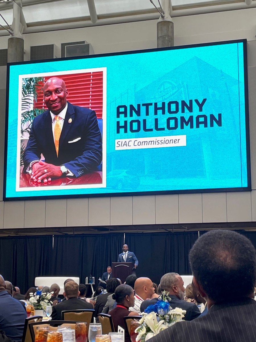 Our Paramount team celebrated Ga Sen @DrLGJ3
and Ga. Rep Billy Mitchell at @TheSIAC 2023 Hall of Fame Ceremony @cfbhall. Commissioner Anthony Holloman and SIAC inducted Ga House 'dean'
@CalvinSmyre into the 2023 Hall of Fame Class for
@fvsu22 #gapol #hbcus #congrats!