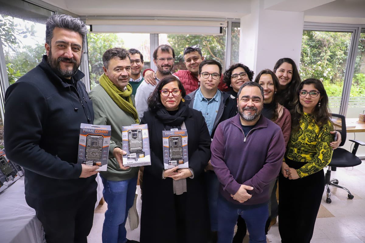 tvalenzuelavt's tweet photo. Maravilloso el trabajo de la @UAustraldeChile con su programa “Patagonia Austral” para monitorear y capturar con cámaras la gran biodiversidad de los bosques australes de Chile, pero que también apoyan a @conaf_minagri en transferir conocimientos en el manejo de áreas protegidas. https://t.co/eD7kdUhJra