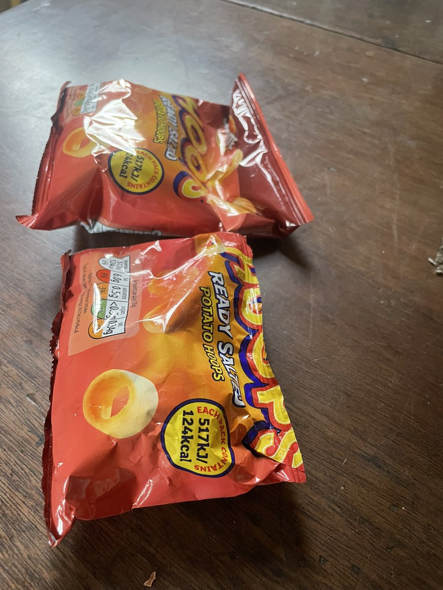 Dougalz's tweet photo. @AldiUK So here we have inadvertent innovation. Look at this wee defect I found. Initially I was distraught, left feeling angry. But wait! Weight? The same! With half the plastic. You guys need to push this forward. I mean- who needs all that extra airspace in there? https://t.co/5H1sg6dyQM