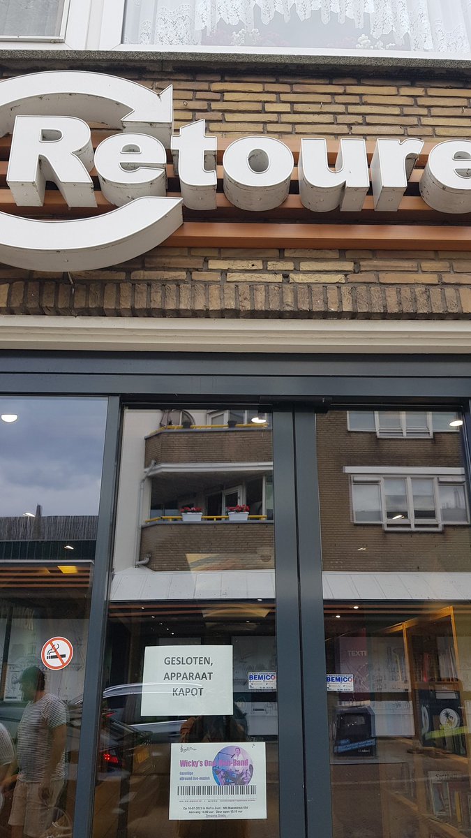 PattyLievense's tweet photo. Ben het ook goed beu @albertheijn bij @ahdewolfsdam #Gorzen met je fail 'emballageapparaat'; schaam je voor klant, personeel en milieu. https://t.co/MSkz5IlUKk