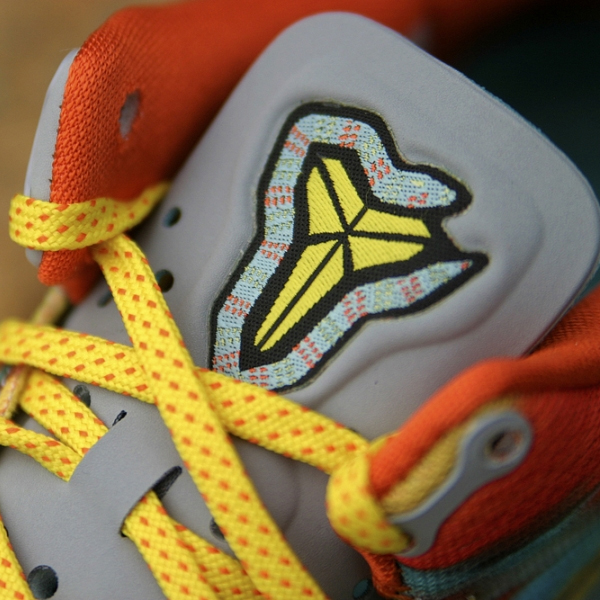 Sneaker News tweet media