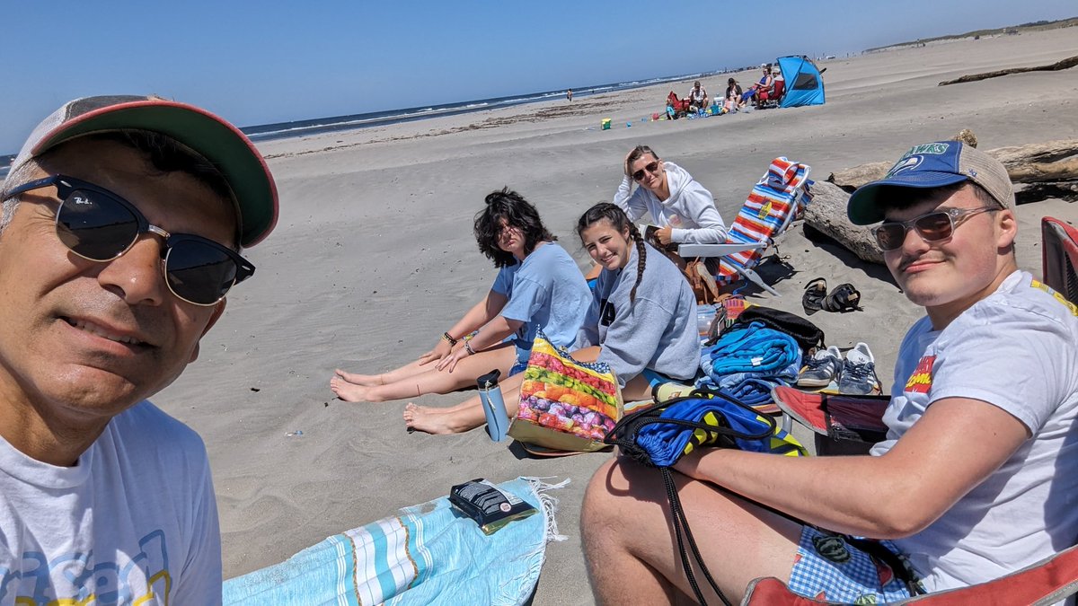 estedelga's tweet photo. Beach Day! https://t.co/amW0sq8Ow8