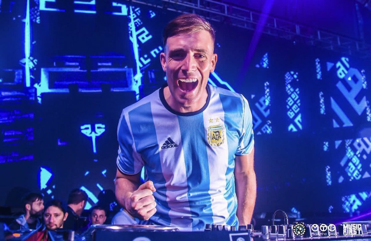 bryankearney's tweet photo. Buenos Aires, see you tonight at Amerika for a 5 Hour Set 🥳

I’ll be playing from 02:00 - 07:00 A.M 🙌🏻

VAMOS 🇦🇷

#kearnage #buenosaires #argentina #trance #techno https://t.co/yLMrvr0Pqb
