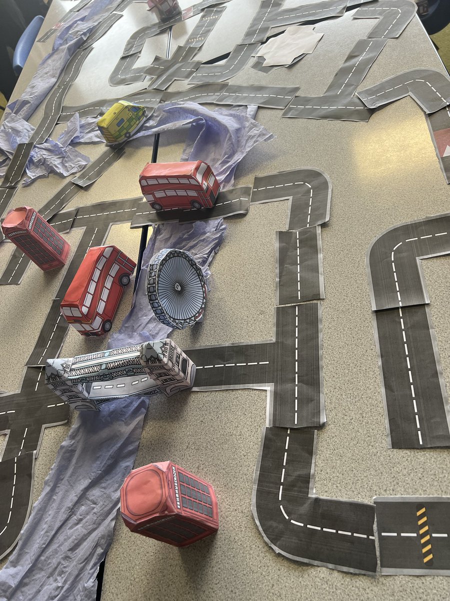 olvschool's tweet image. Y5 have built a 3D model of London based on their trip! #creativecurriculum @bcw_cat #bestdaysoftheirlives