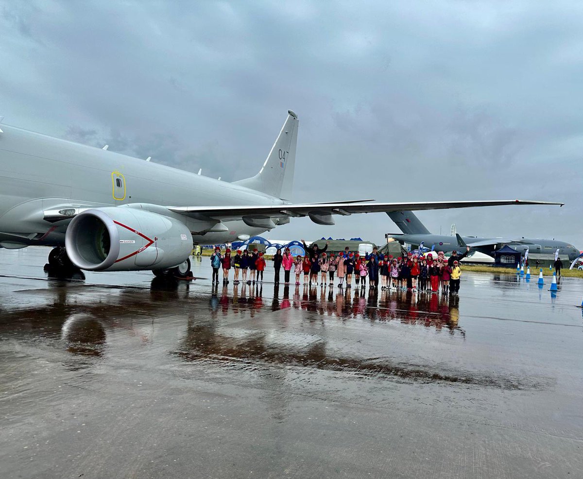 The Pilots say the wings are for generating lift but these Brownies at #RIAT2023 had other ideas! ☔️☔️☔️